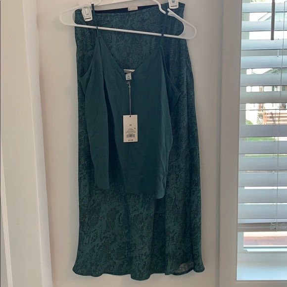 Green Satin Snake print slip skirt w/camisole - Picture 4 of 4
